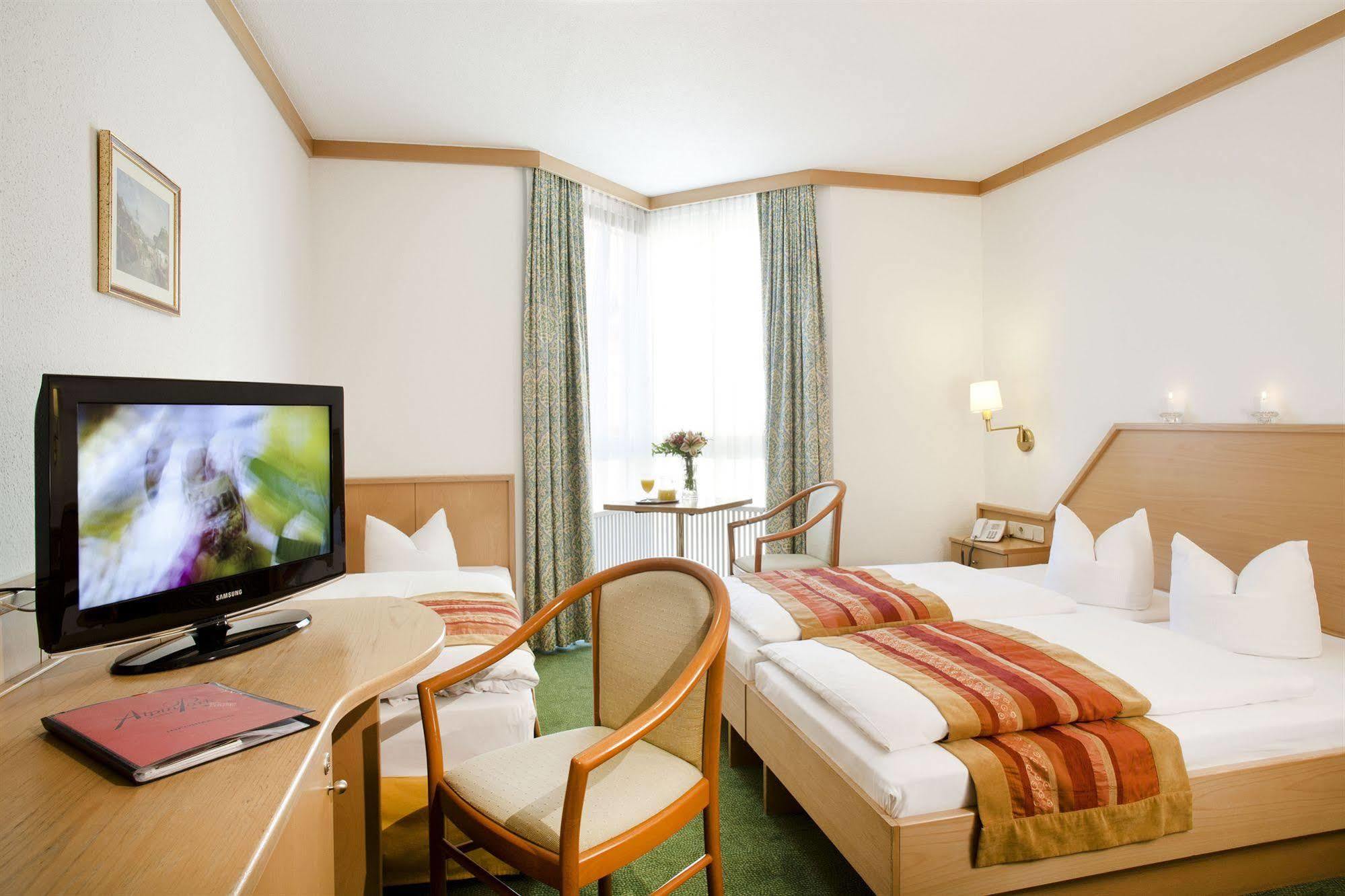 Hotel Alpinpark Инсбрук Экстерьер фото