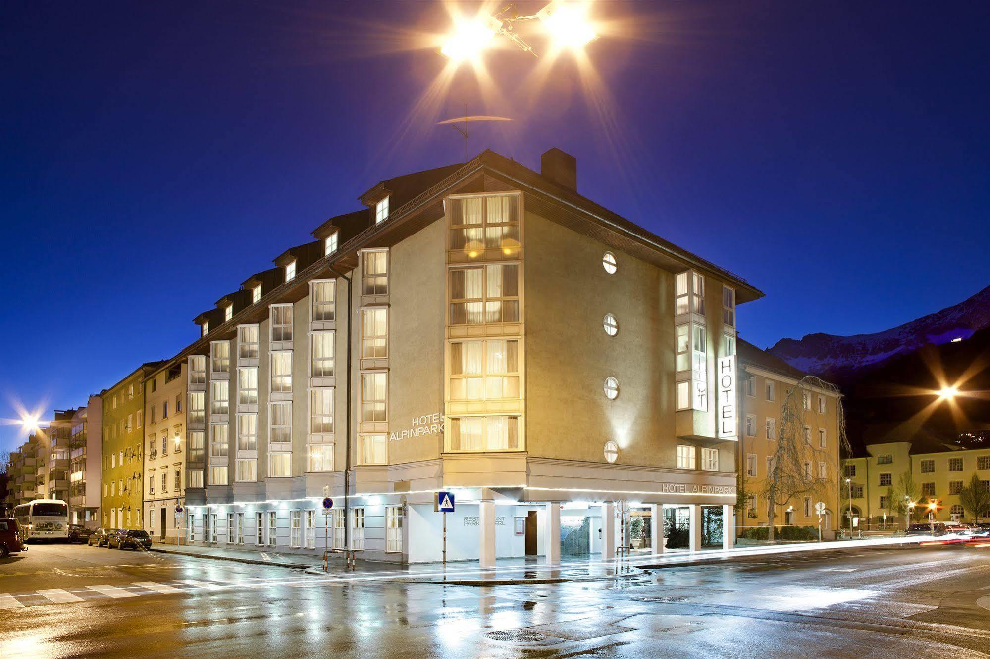 Hotel Alpinpark Инсбрук Экстерьер фото